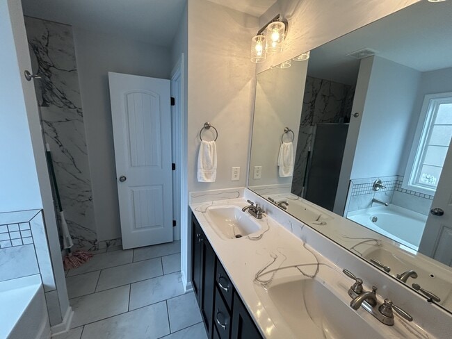 Building Photo - 721 Tidwell Dr