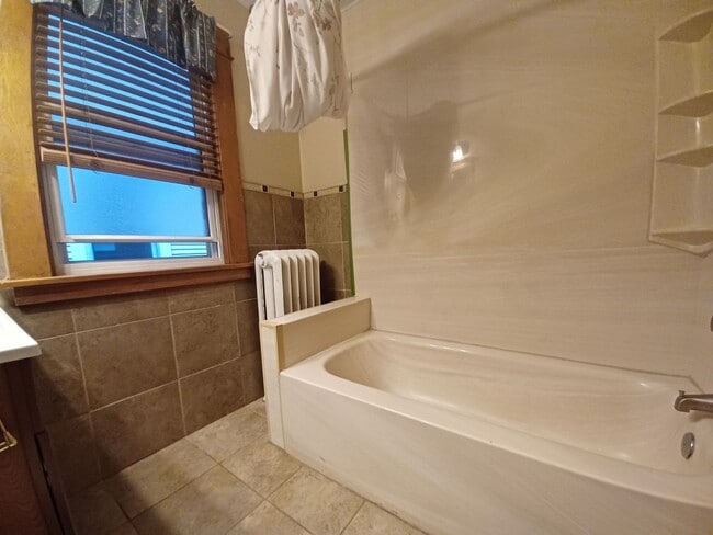 Building Photo - Excellent 3 bedroom Single Family in St Paul!!