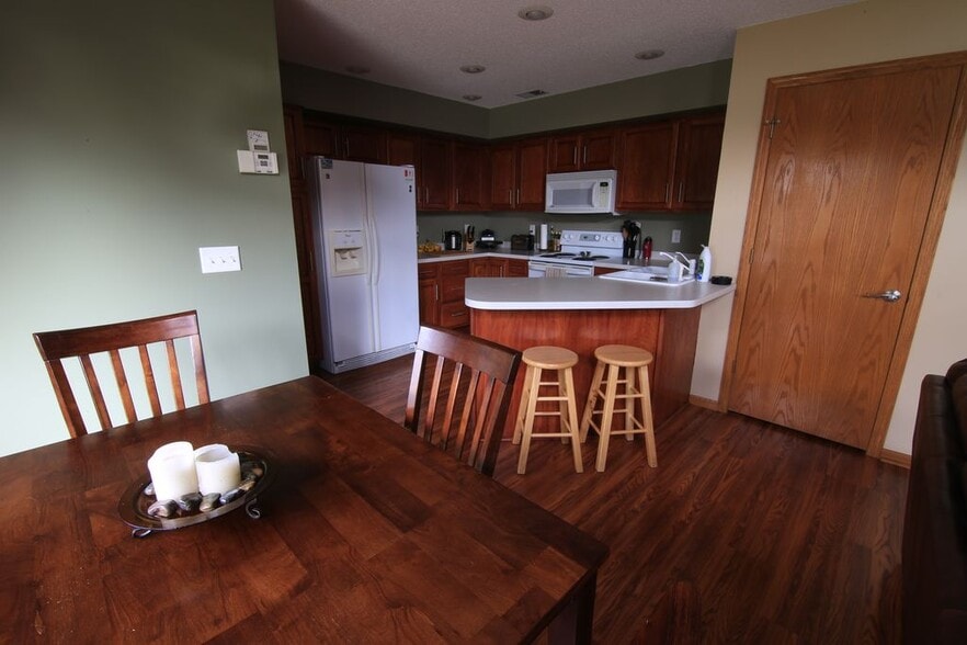 Primary Photo - 1109 Bristol Ln