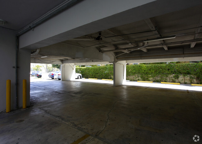 Building Photo - 130 Mendoza Ave
