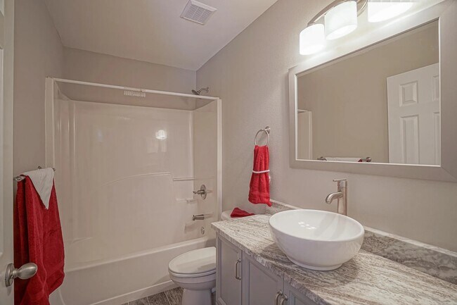 Building Photo - 224 Twin Lakes Ln