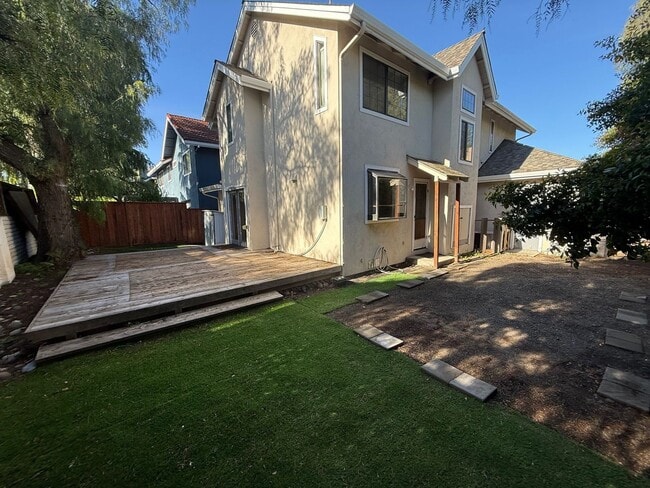 Building Photo - Cambrian 3 bedroom 2.5 Bath Home, Nice Court Location,