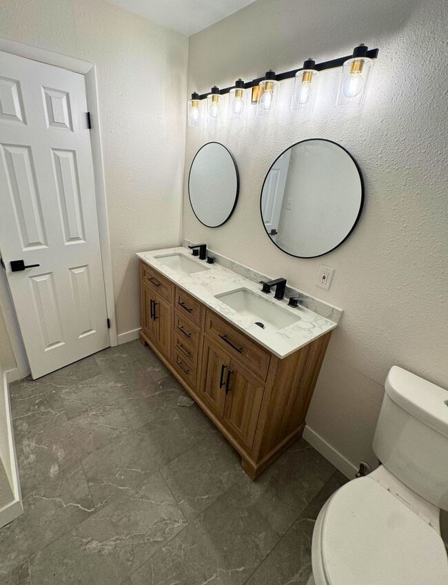 Building Photo - 417 S Owens St