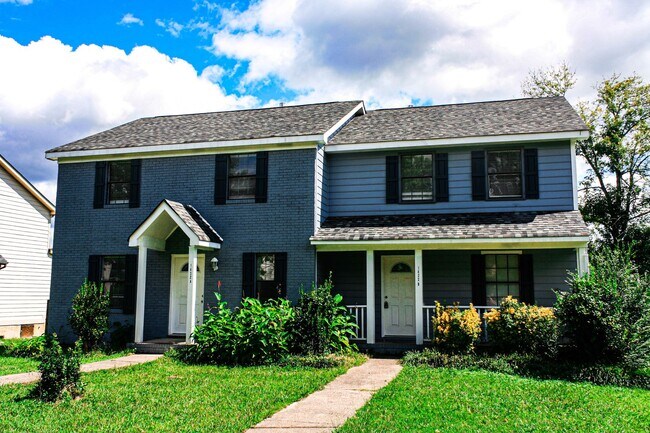 Primary Photo - 3 bed 2.5 bath in East Brainerd