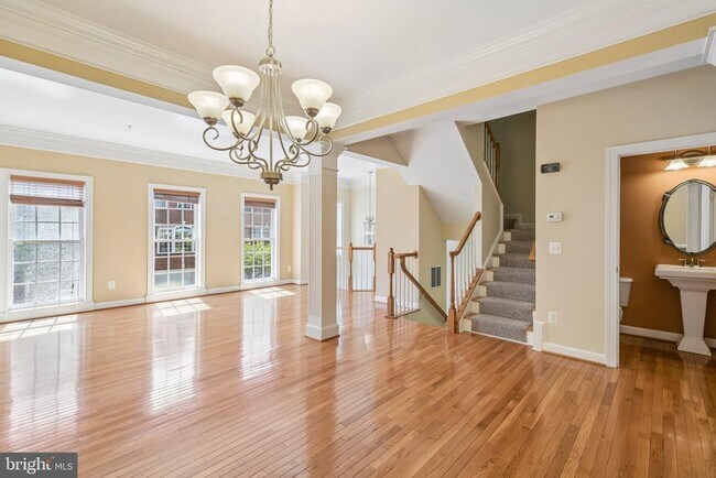 Building Photo - 7979 Vigne Ct