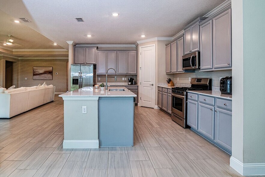 Building Photo - 75 Diamondback Ave