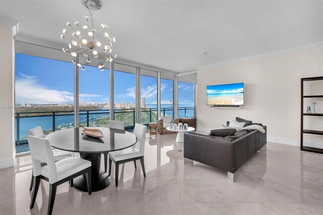 Primary Photo - 10295 Collins Ave