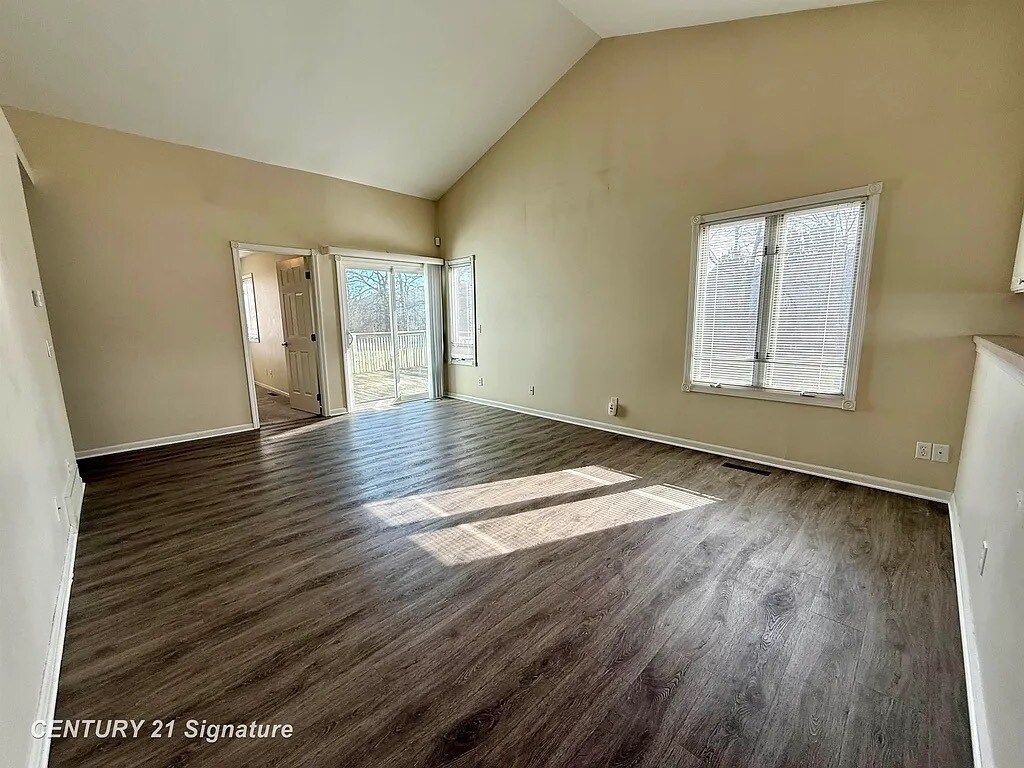 Building Photo - 6030 Canton Dr
