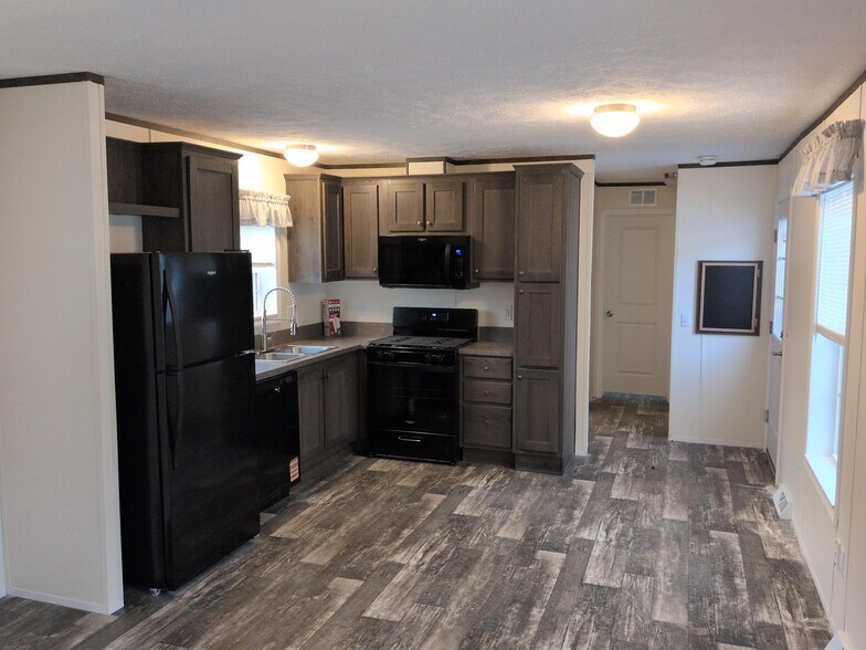 Building Photo - 55 Beverly Ln