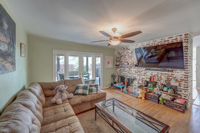 Building Photo - House for Rent- 4 bedrooms 2 baths, within...