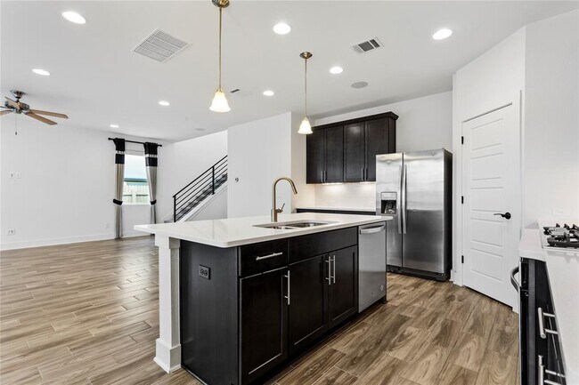 Building Photo - 9109 Moonstone Dr
