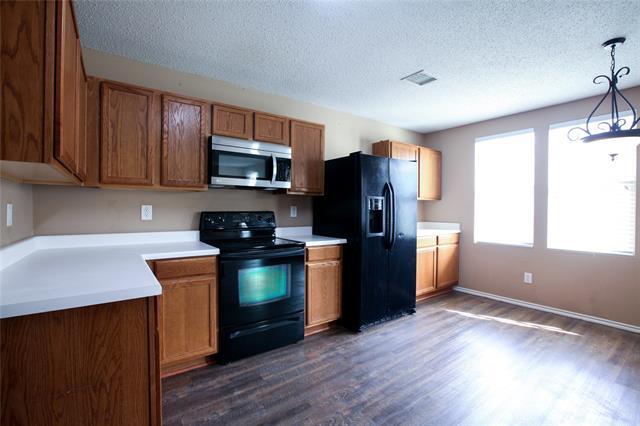 Building Photo - 1200 Willow Tree Dr