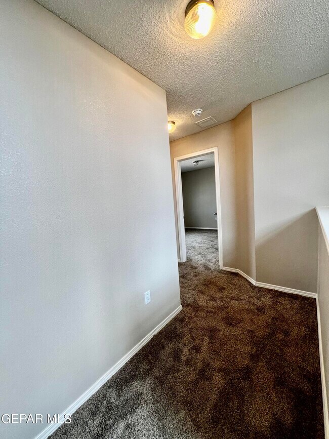 Building Photo - 14160 Lasso Rock Dr