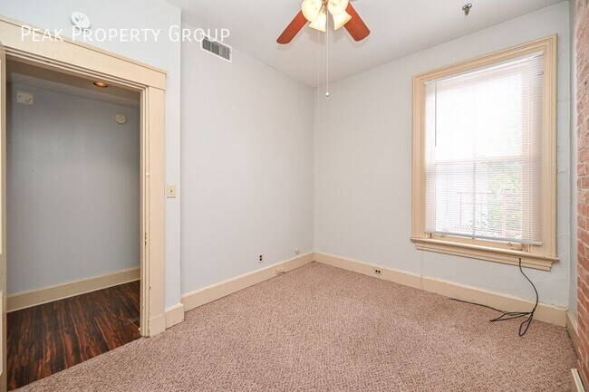 Building Photo - 32 E Hollister St
