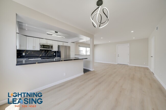 Building Photo - 1035 Hayworth Ave