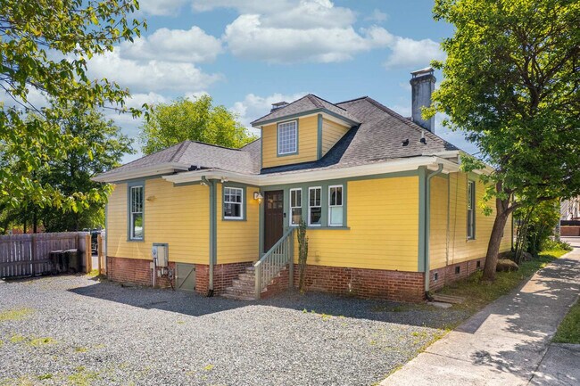 Building Photo - 500 W Rosemary St