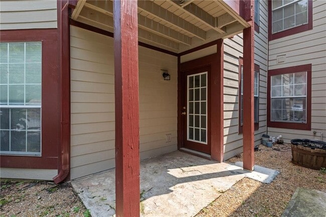Building Photo - 1004 Sandy Ln Dr