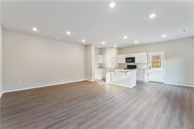 Building Photo - 6812 Memphis