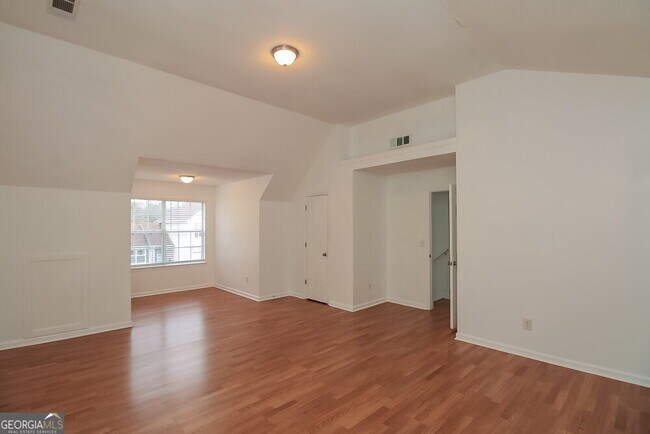 Building Photo - 3442 Creekview Dr