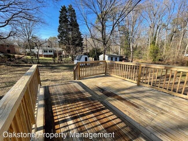 Building Photo - 3 br, 1.5 bath House - 1262 Woodcroft Road