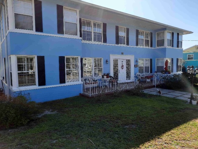 Building Photo - 512 Phoenix Ave