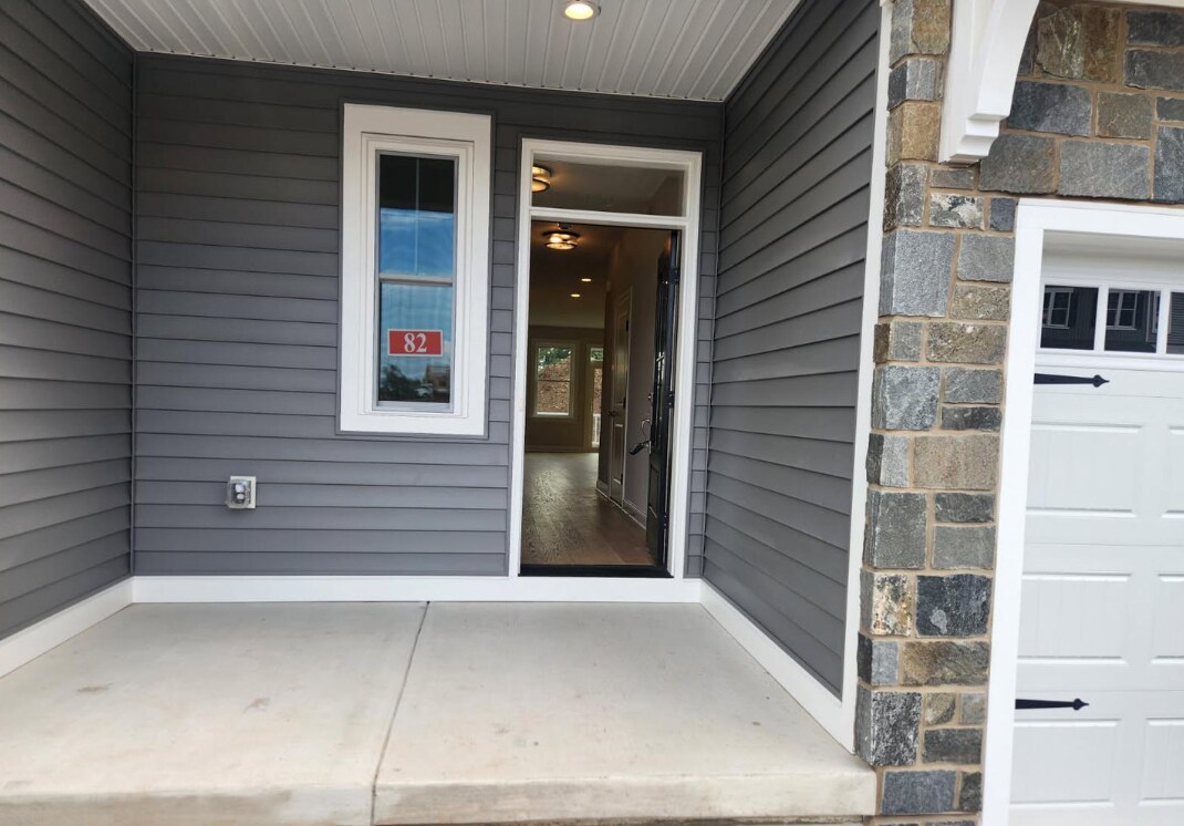 Building Photo - 328 Foxtail Ln