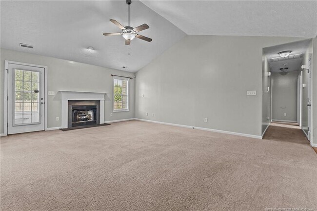 Building Photo - 1323 Shoshone Pl