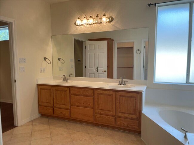 Building Photo - 120 Brazos Dr