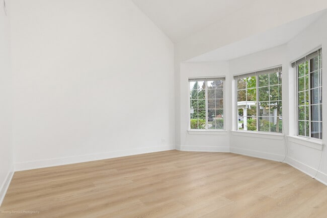 Building Photo - 372 Windsong Ct