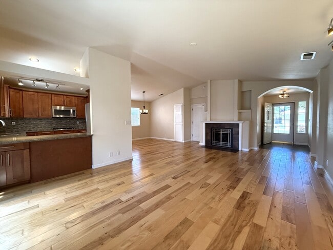 Building Photo - 2170 Robailey Dr