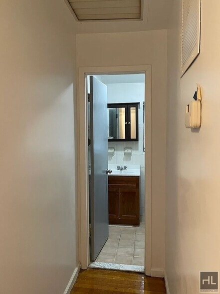 Building Photo - 22 AVENUE