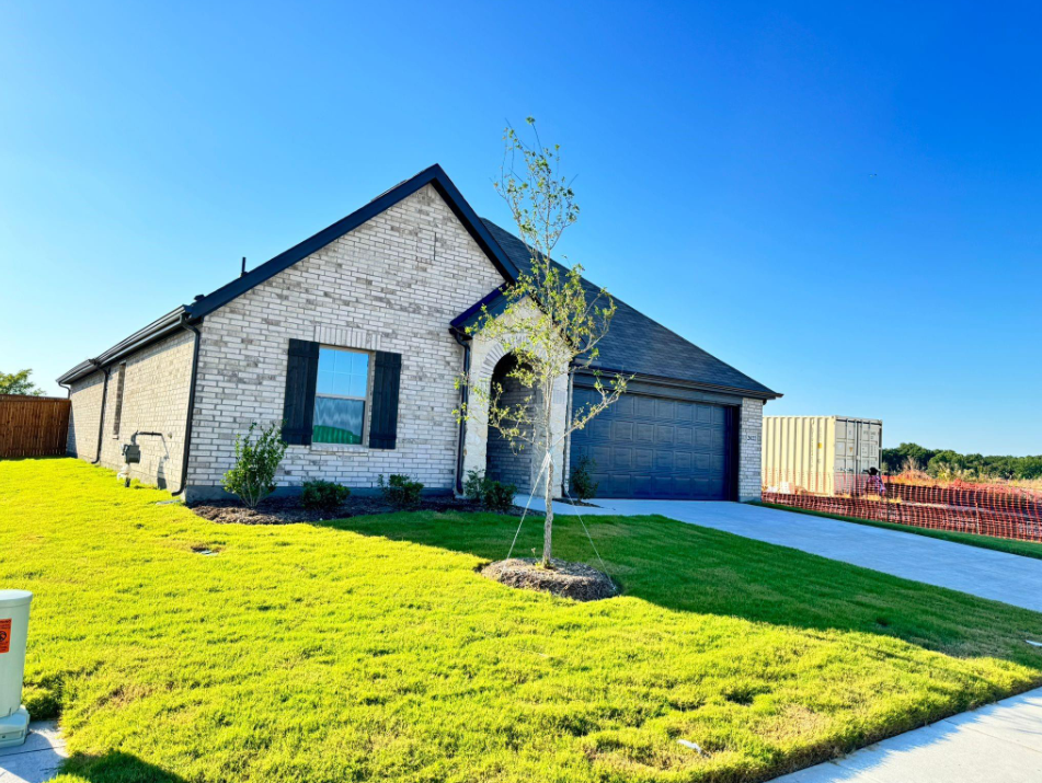 Building Photo - 3300 Kingdom Dr