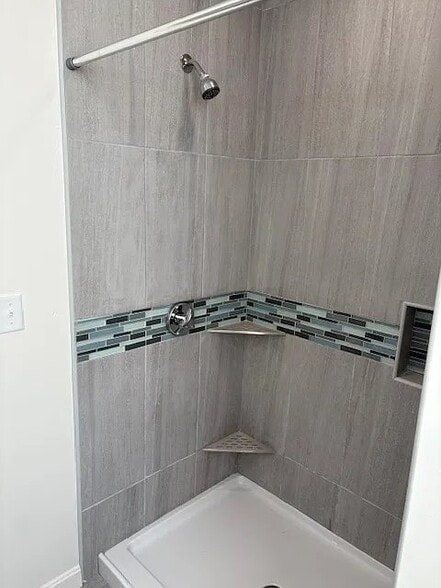 Building Photo - 254 Hope St