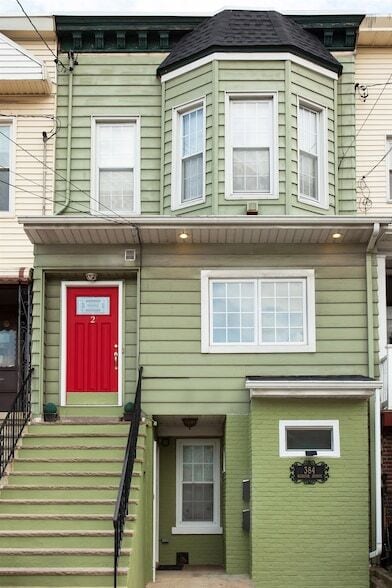 Building Photo - 384 Webster Ave