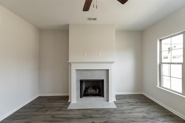 Building Photo - 125 Dogwood Springs Dr