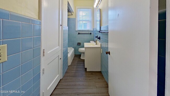 Building Photo - 1261 Belmont Terrace