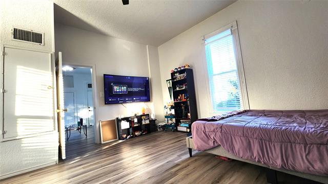 Building Photo - 145 N Kealy Ave