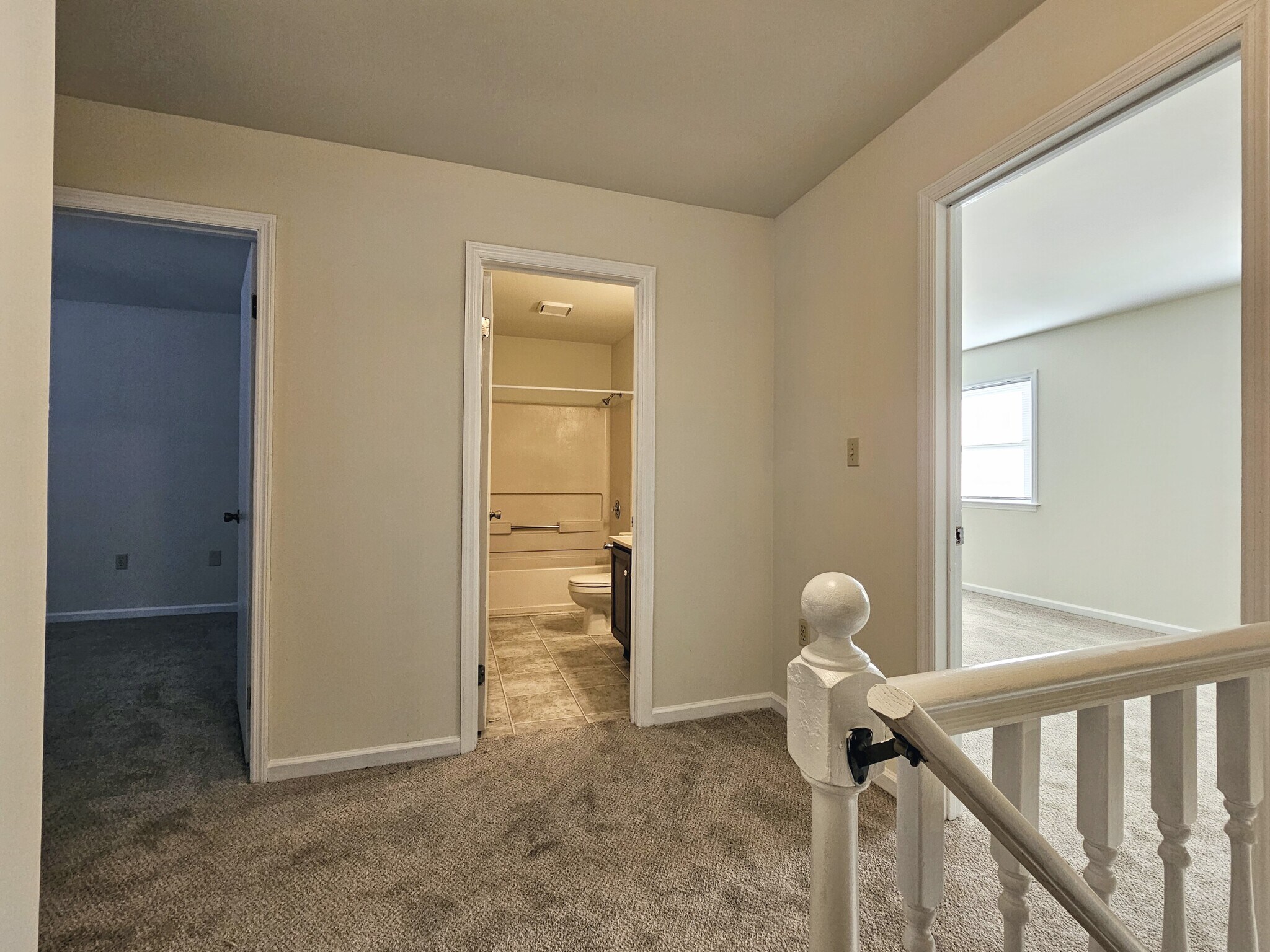 Building Photo - 137 Millview Ct