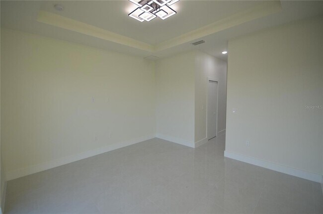 Building Photo - 2416 Diplomat Pkwy W