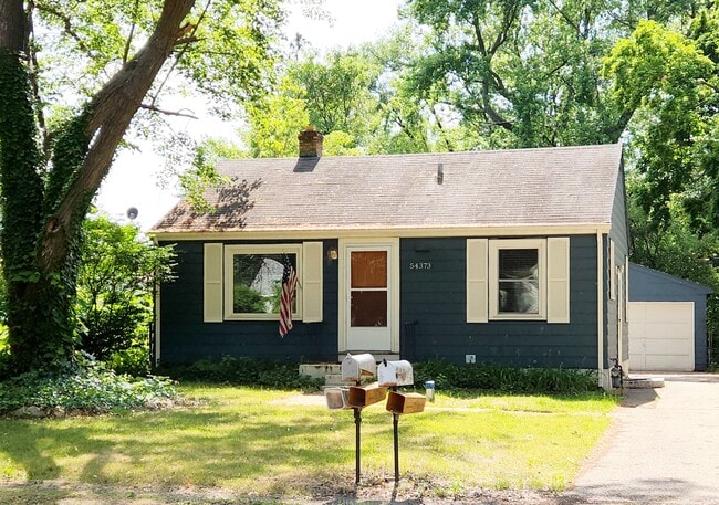 Exterior- Front - 54373 Terrace Ln