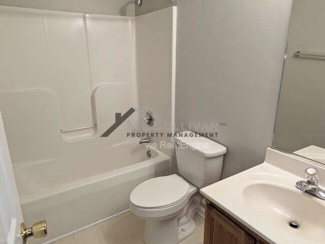 Building Photo - 200 Belle Ct