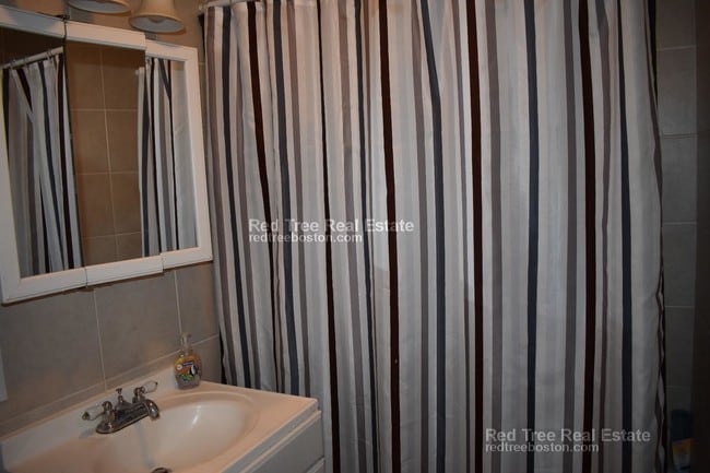 Building Photo - 48 Green St