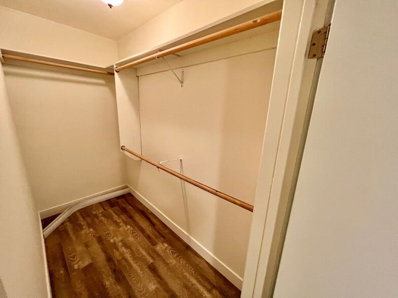 Building Photo - 3608 Keystone Av