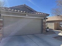 Building Photo - Well maintained 3 bedroom 2 bath charming home Free rent OAC