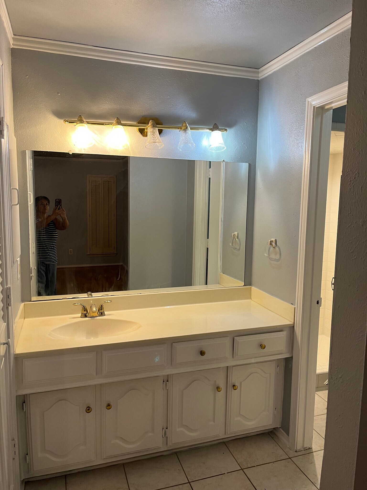 Building Photo - 2304 Canyon Valley Trl