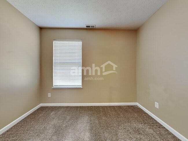 Building Photo - 439 Parkview Court