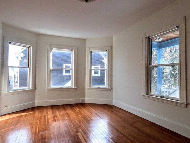 Building Photo - 21 Burr St