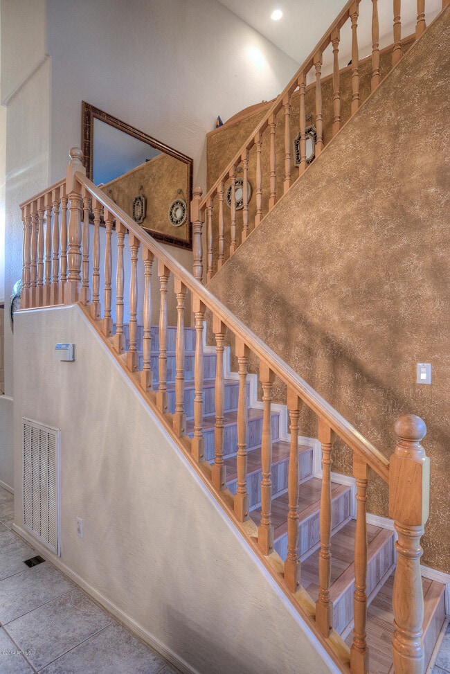 Building Photo - 553 N Kimberlee Way