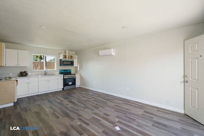 Building Photo - 627 Hood Dr