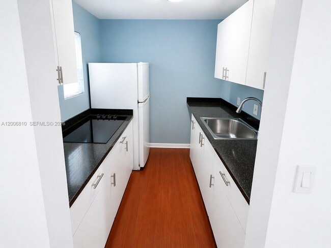 Building Photo - 3547 SW 24th St